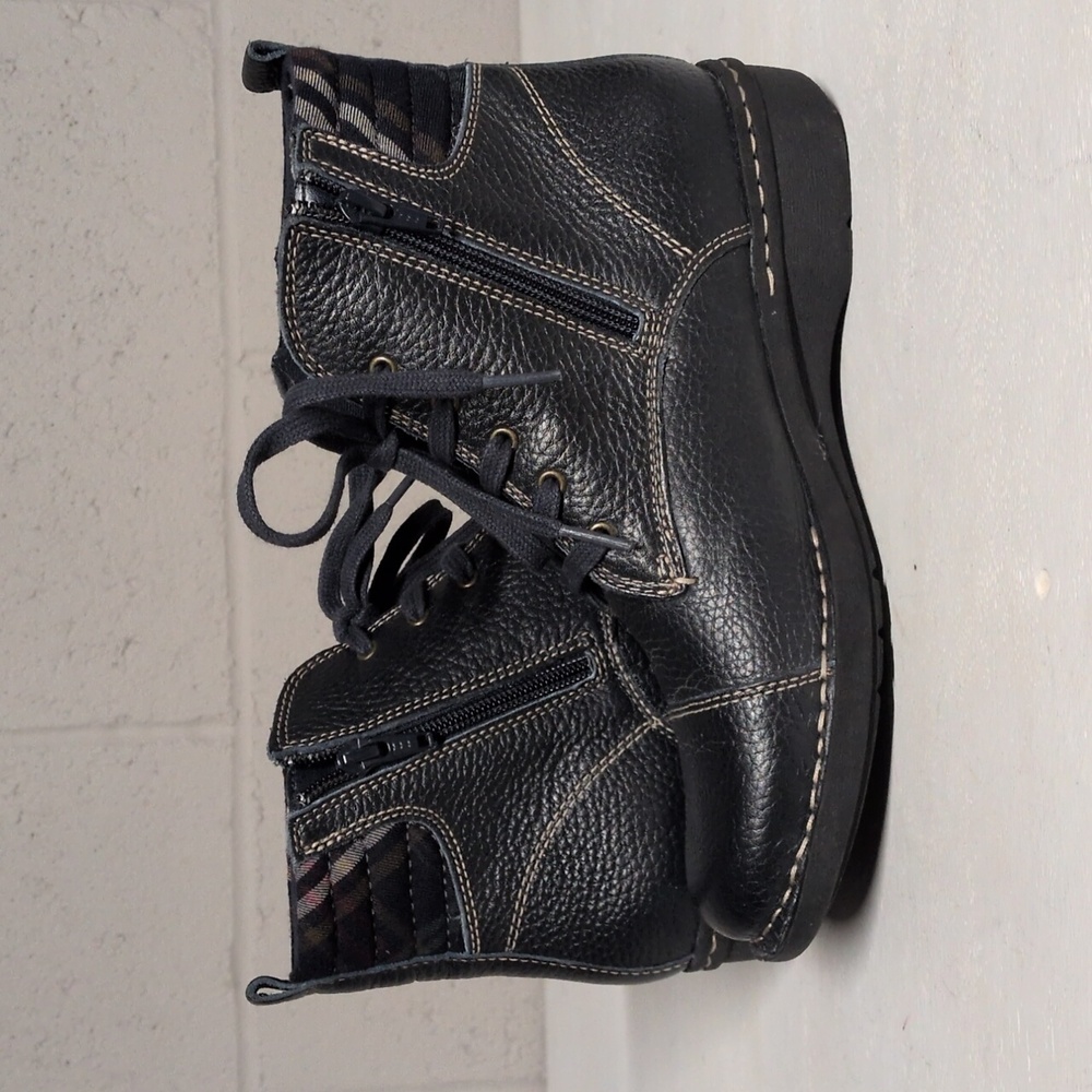 Clarks Whistle Bea Navy Leather Quilted Plaid Lace up Ankle Bootie Size 7 - Picture 6 of 6